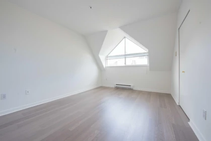 Powder Room Photo of 202 3683 Wellington Avenue, Vancouver, BC