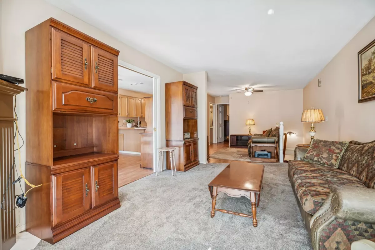 Family Room Photo of 402 11726 225 Street, Maple Ridge, BC