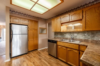 Breakfast Nook Photo of 23 32718 Garibaldi Drive, Abbotsford, BC