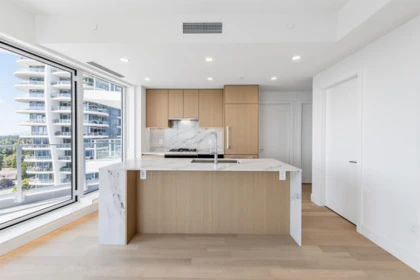 Kitchen Island Photo of 1606 1475 Foster Street, White Rock, BC