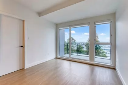 Breakfast Nook Photo of 557 422 E 3rd Street, North Vancouver, BC
