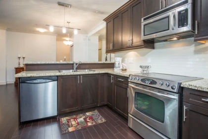102 15368 17a Avenue, Surrey, BC, Surrey — Apartment/Condo for sale