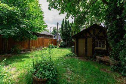 Front Yard Photo of 1924 Kitchener Street, Vancouver, BC