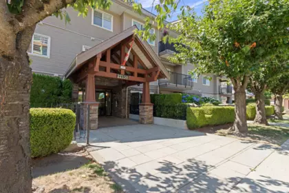 Outdoor Patio Photo of 411 22150 Dewdney Trunk Road, Maple Ridge, BC