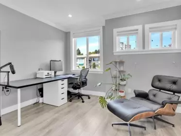 Family Room Photo of 15456 Russell Avenue, White Rock, BC