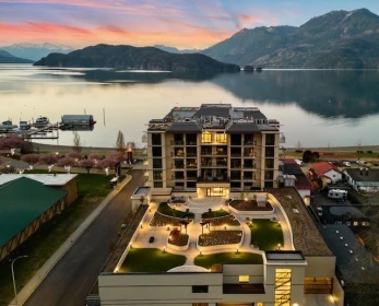 404 120 Esplanade Avenue, Harrison Hot Springs, BC, Harrison hot springs — Apartment/Condo for sale