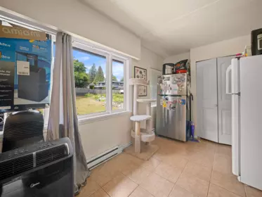 Breakfast Nook Photo of 5987 Malvern Avenue, Burnaby, BC