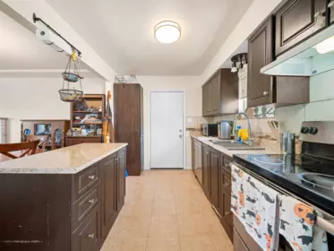 Kitchen Island Photo of 5987 Malvern Avenue, Burnaby, BC