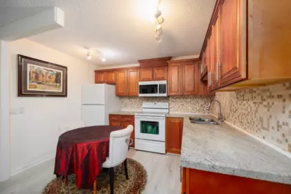 Laundry Room Photo of 1001 2012 Fullerton Avenue, North Vancouver, BC