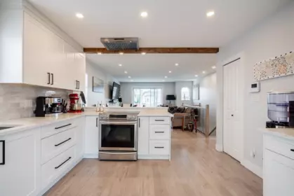 Kitchen Island Photo of 2283 Willoughby Court, Langley, BC