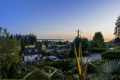 1075 Esplanade Avenue, West Vancouver, BC, West Vancouver — Single Family Residence for sale