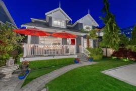 1075 Esplanade Avenue, West Vancouver, BC
