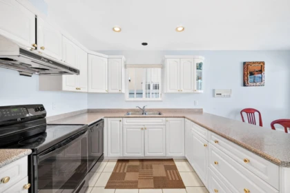 Kitchen Island Photo of 3423 E 24th Avenue, Vancouver, BC