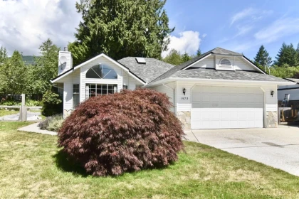 1572 Larchberry Way, Gibsons, BC, Gibsons — Single Family Residence for sale