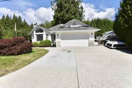 Garden / Landscaping Photo of 1572 Larchberry Way, Gibsons, BC
