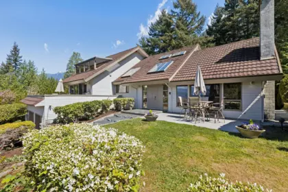 Family Room Photo of 8570 Ansell Place, West Vancouver, BC