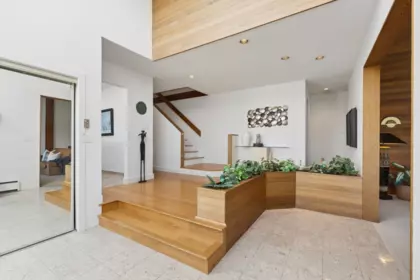 Kitchen Island Photo of 8570 Ansell Place, West Vancouver, BC