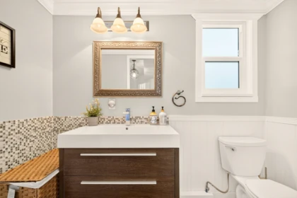 Laundry Room Photo of 5962 49a Avenue, Delta, BC