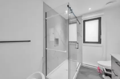 Laundry Room Photo of 404 606 Foster Avenue, Coquitlam, BC
