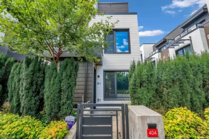 Swimming Pool Photo of 404 606 Foster Avenue, Coquitlam, BC