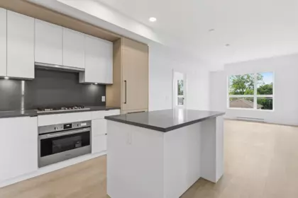 302 2268 E Broadway, Vancouver, BC, Vancouver — Apartment/Condo for sale