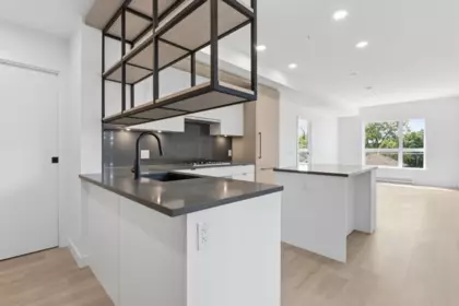 302 2268 E Broadway, Vancouver, BC, Vancouver — Apartment/Condo for sale