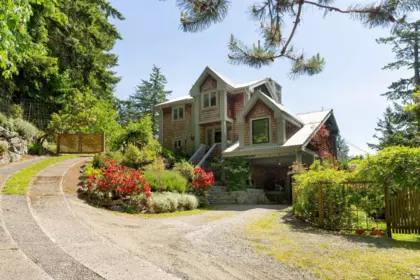 342 Creek Road, Bowen Island, BC, Bowen Island — Single Family Residence for sale
