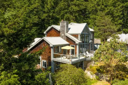 342 Creek Road, Bowen Island, BC, Bowen Island — Single Family Residence for sale
