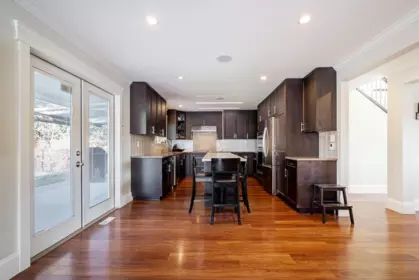 Kitchen Island Photo of 3933 Toronto Street, Port Coquitlam, BC