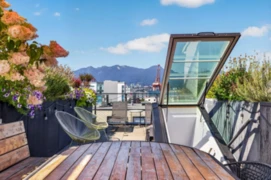 305 1647 E Pender Street, Vancouver, BC