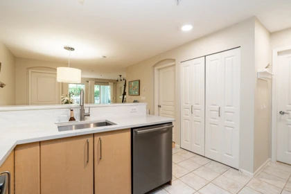 111 7330 Salisbury Avenue, Burnaby, BC, Burnaby — Apartment/Condo for sale