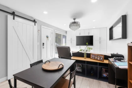 Breakfast Nook Photo of 2 302 Highland Way, Port Moody, BC