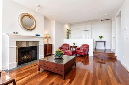 Family Room Photo of 2462 Shadbolt Lane, West Vancouver, BC