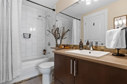 Entry Foyer Photo of 109 12283 224 Street, Maple Ridge, BC