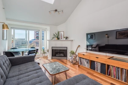 404 3939 Hastings Street, Burnaby, BC, Burnaby — Apartment/Condo for sale