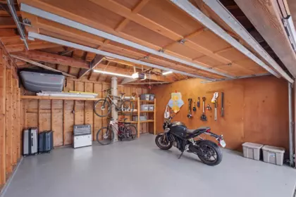 Basement Recreation Room Photo of 886 E 29th Street, North Vancouver, BC