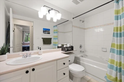Basement Recreation Room Photo of 411 2059 Chesterfield Avenue, North Vancouver, BC