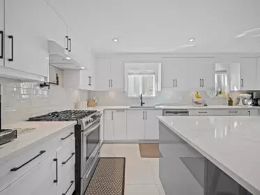 Kitchen Island Photo of 12582 62b Avenue, Surrey, BC