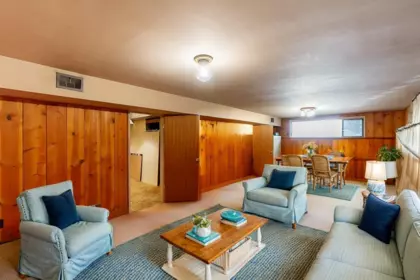 Hallway Photo of 5240 East Boulevard, Vancouver, BC