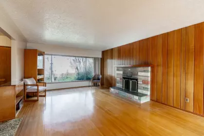Kitchen Island Photo of 5240 East Boulevard, Vancouver, BC