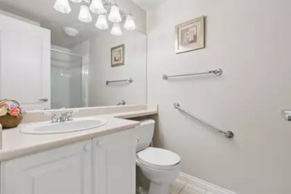 Primary Bathroom Photo of 304 2059 Chesterfield Avenue, North Vancouver, BC