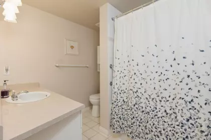 Primary Bedroom Photo of 304 2059 Chesterfield Avenue, North Vancouver, BC