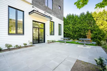Front Yard Photo of 414 13623 81a Avenue, Surrey, BC