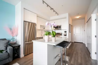 Kitchen Island Photo of 414 13623 81a Avenue, Surrey, BC