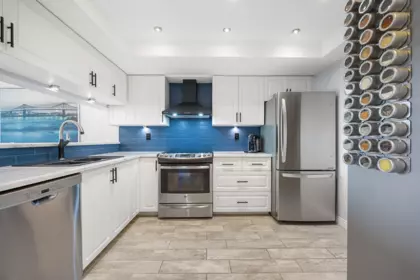 Kitchen Island Photo of 1101 1189 Eastwood Street, Coquitlam, BC