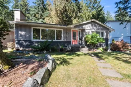 624 Mountain View Road, Cultus Lake, BC, Cultus Lake — Single Family Residence for sale