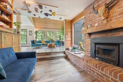Breakfast Nook Photo of 4440 Marion Road, North Vancouver, BC