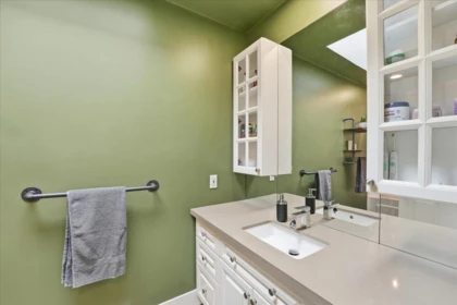 Hot Tub / Spa Photo of 4440 Marion Road, North Vancouver, BC