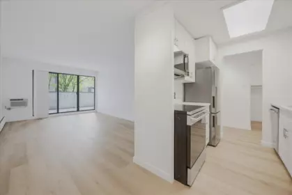 Pantry Photo of 107 15020 North Bluff Road, White Rock, BC