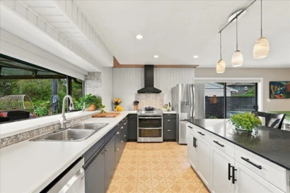 Kitchen Island Photo of 12461 Meadow Brook Place, Maple Ridge, BC